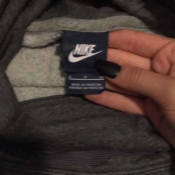 Women’s Nike athletic jacket - Picture 2 of 3